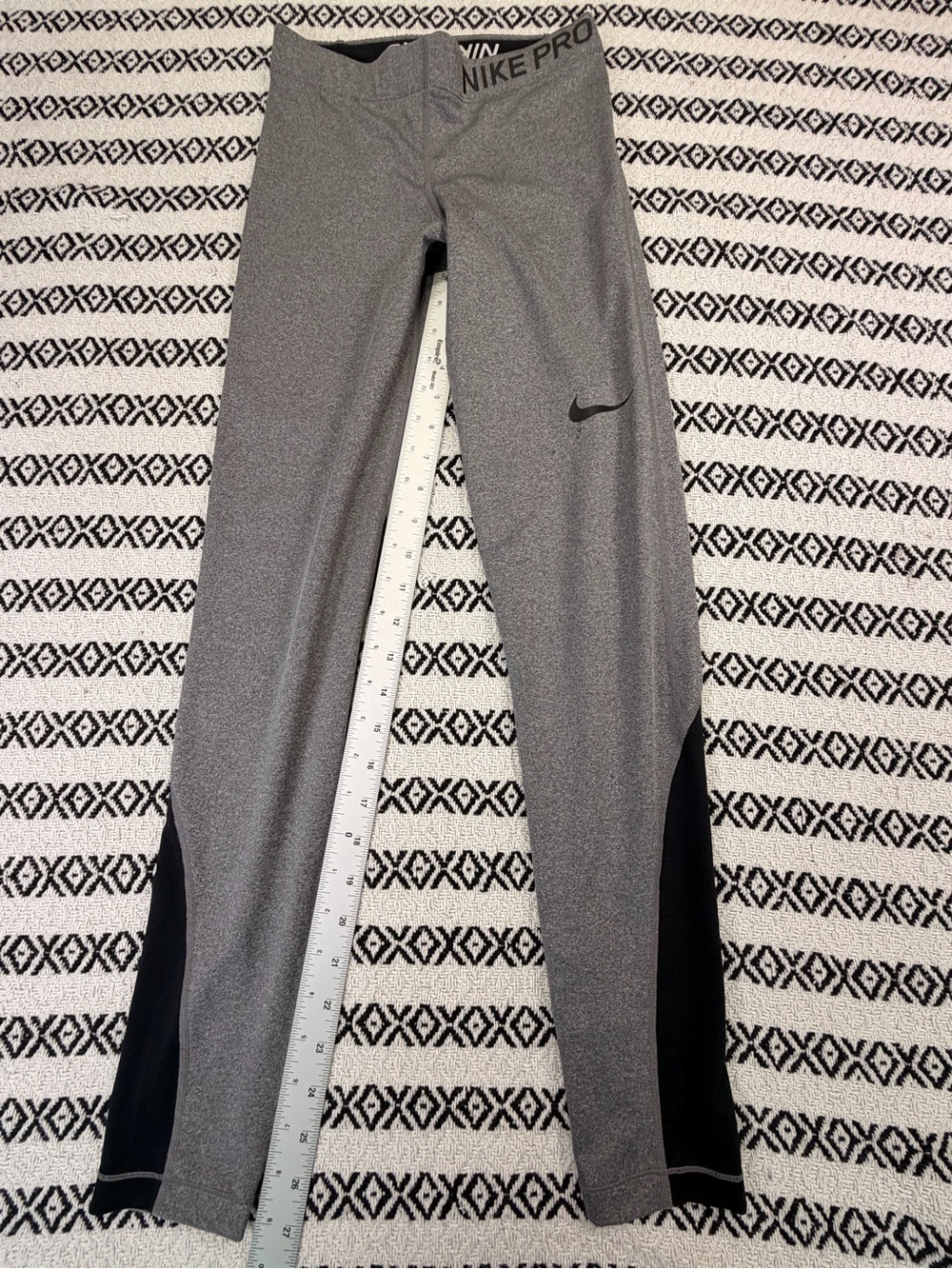 Women's lot 6 Nike Calvin Klein Puma Saucony leggings compression Pants Small S - Picture 4 of 16